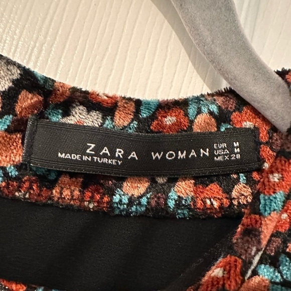 Zara Mod Floral Velvet Mini Dress Black Short Sleeve Size Medium - Picture 8 of 8